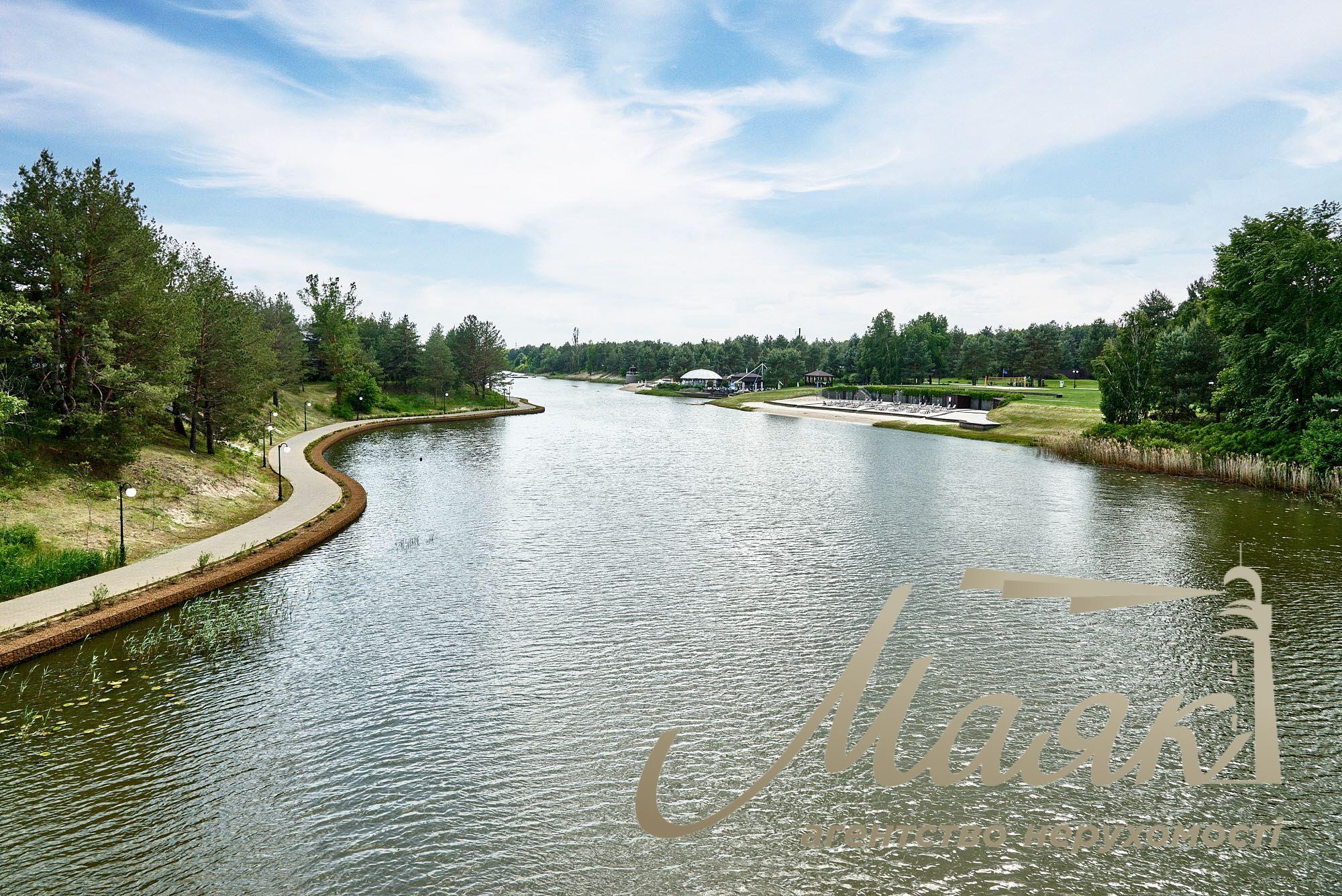 Продаж сучасного будинку площею 252 м² в елітному котеджному містечку Riviera Village, закрита територія