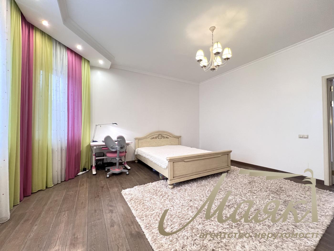 Rent 2-storey house 240m2, Goloseevsky district, Chapaevka.