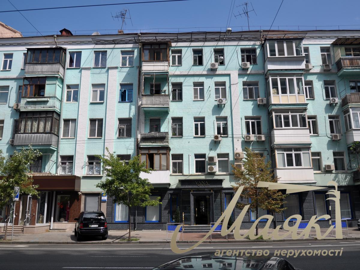 Оренда фасадного приміщення площею 165 м² на вул. Саксаганського, 42, Центр