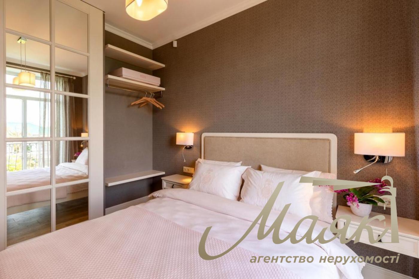 Оренда 3-к квартири вул. Лаврська, Печерськ, історичний центр Києва, сталінка