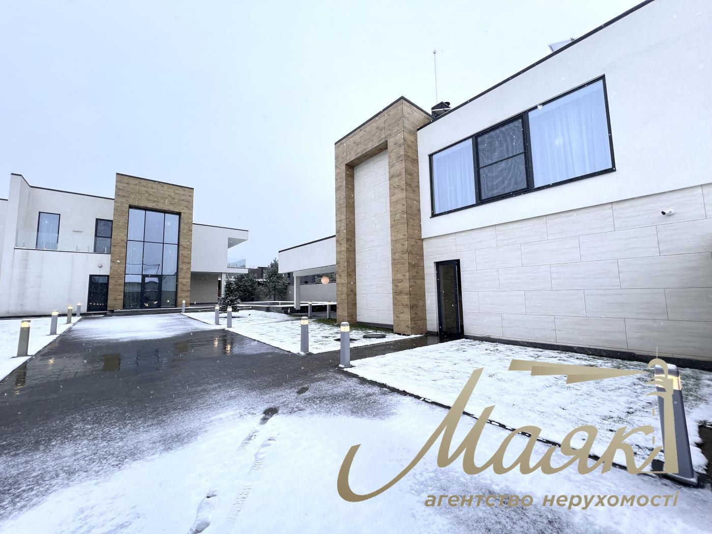 Оренда заміського будинку на Осокорках у котеджному містечку "Блакитна Лагуна"