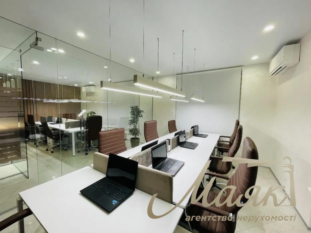 Sale of office 100 m2 in residential complex Zarechny st. Osokorskaya 2a