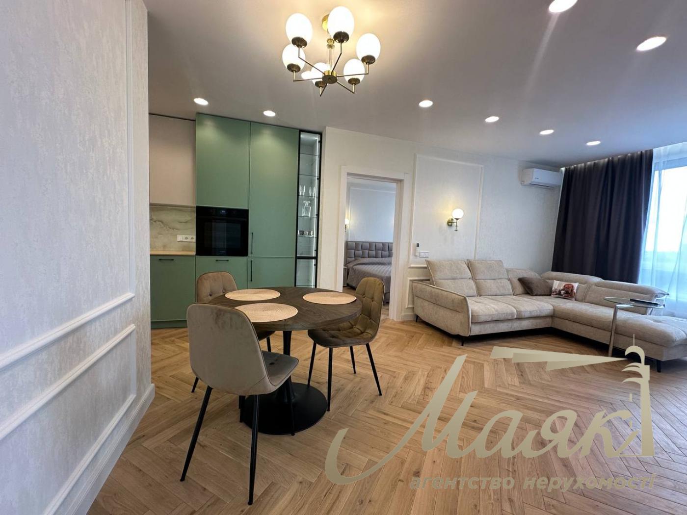3-bedroom apartment for rent in the White Lines residential complex, 78/2 Goloseevsky Ave., Goloseevo.