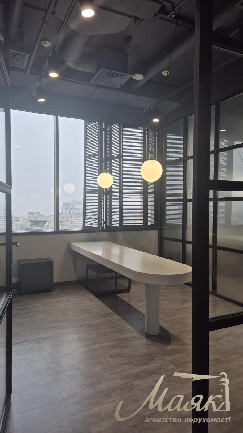 Оренда офісу 183м2 у БЦ класу А Senator, Печесркий район.