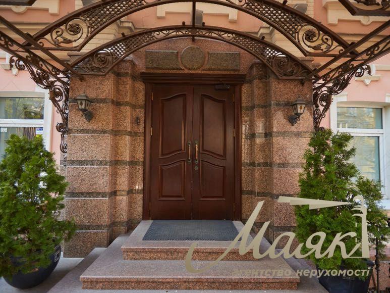Rent a 2,500-meter standalone building in Podil | School, Preschool, Consulate
