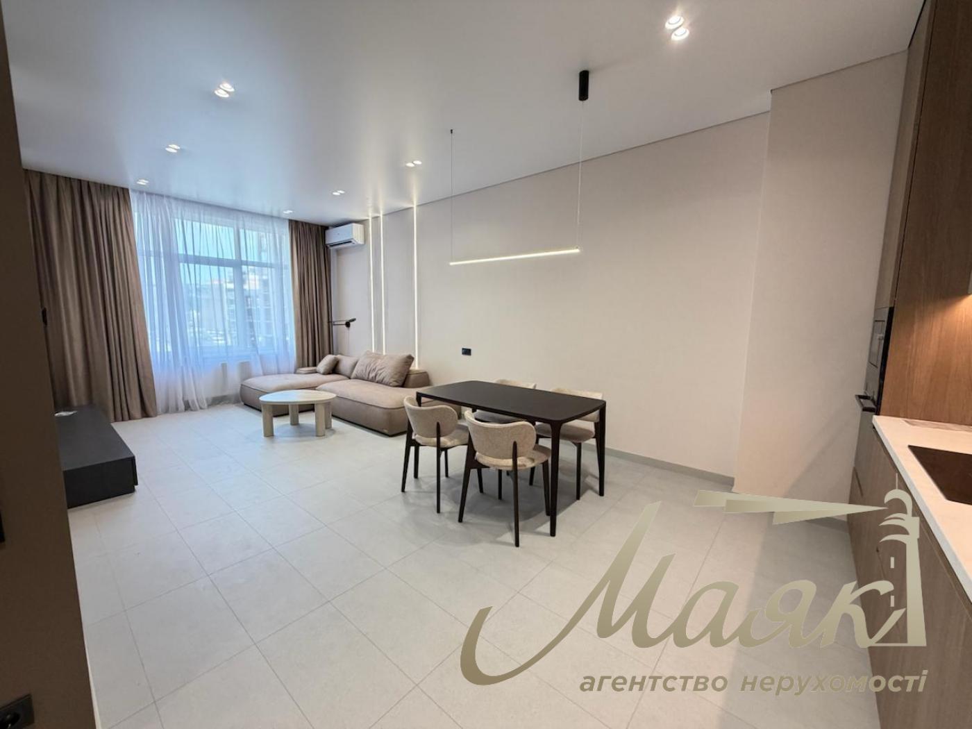 3-Bedroom Apartment for Rent in the Novopecherskie Lipki Residential Complex, 15B Verkholyuda (Dragomirova) St.