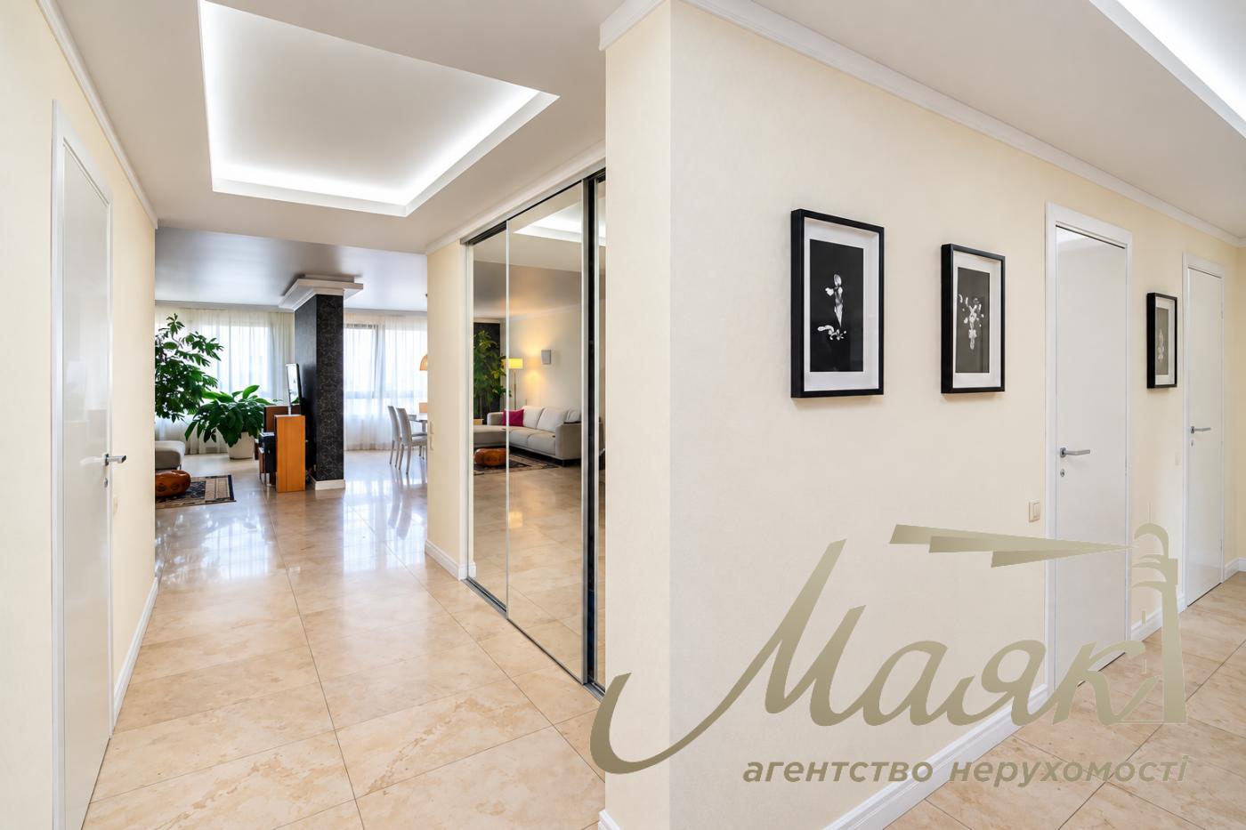 3-Bedroom Apartment for Rent in the Park Avenue Residential Complex, 60 Holosiivskyi Ave.