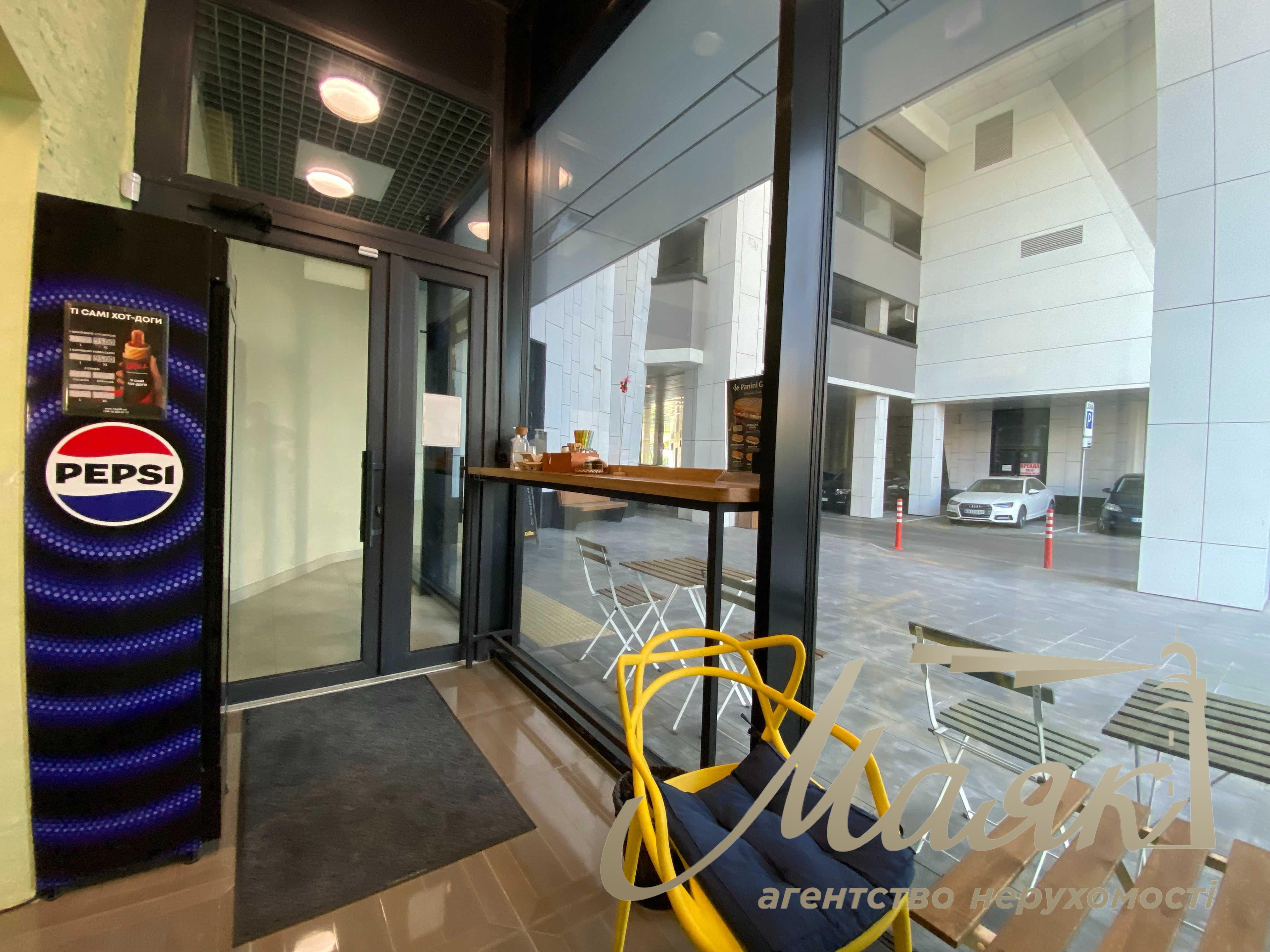Продаж фасаду ЖК Manhattan, кафе 17,8+12 м, ФАСАД