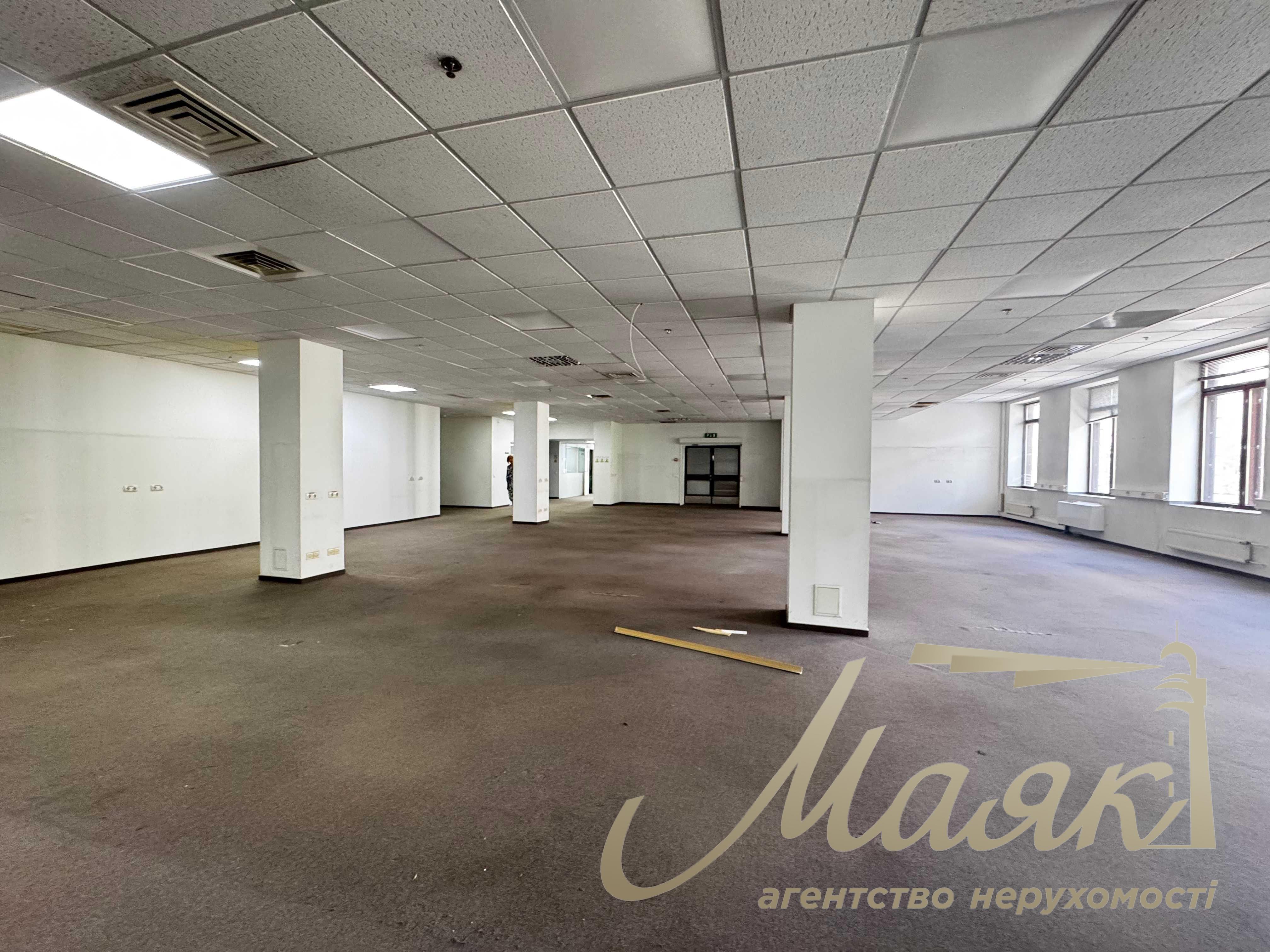 Office for rent 1220 m2 on Khreshchatyk, in the very center of Kiev, Pecherskiy district.