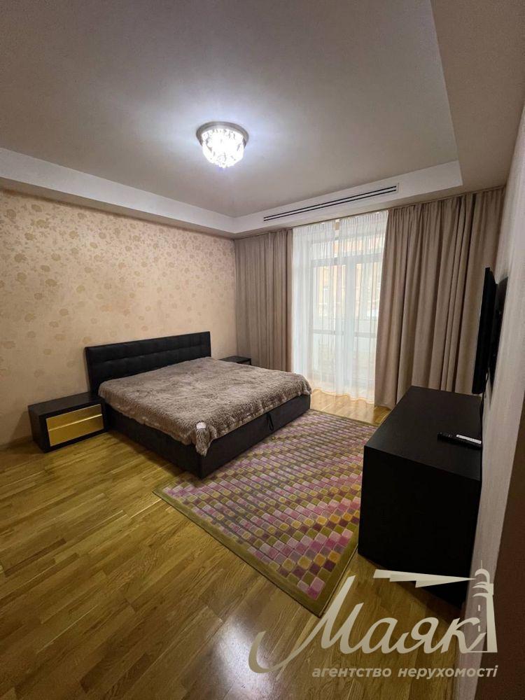 Оренда 4-кімнатної квартири, стм. Печерська, Печерськ, Київ