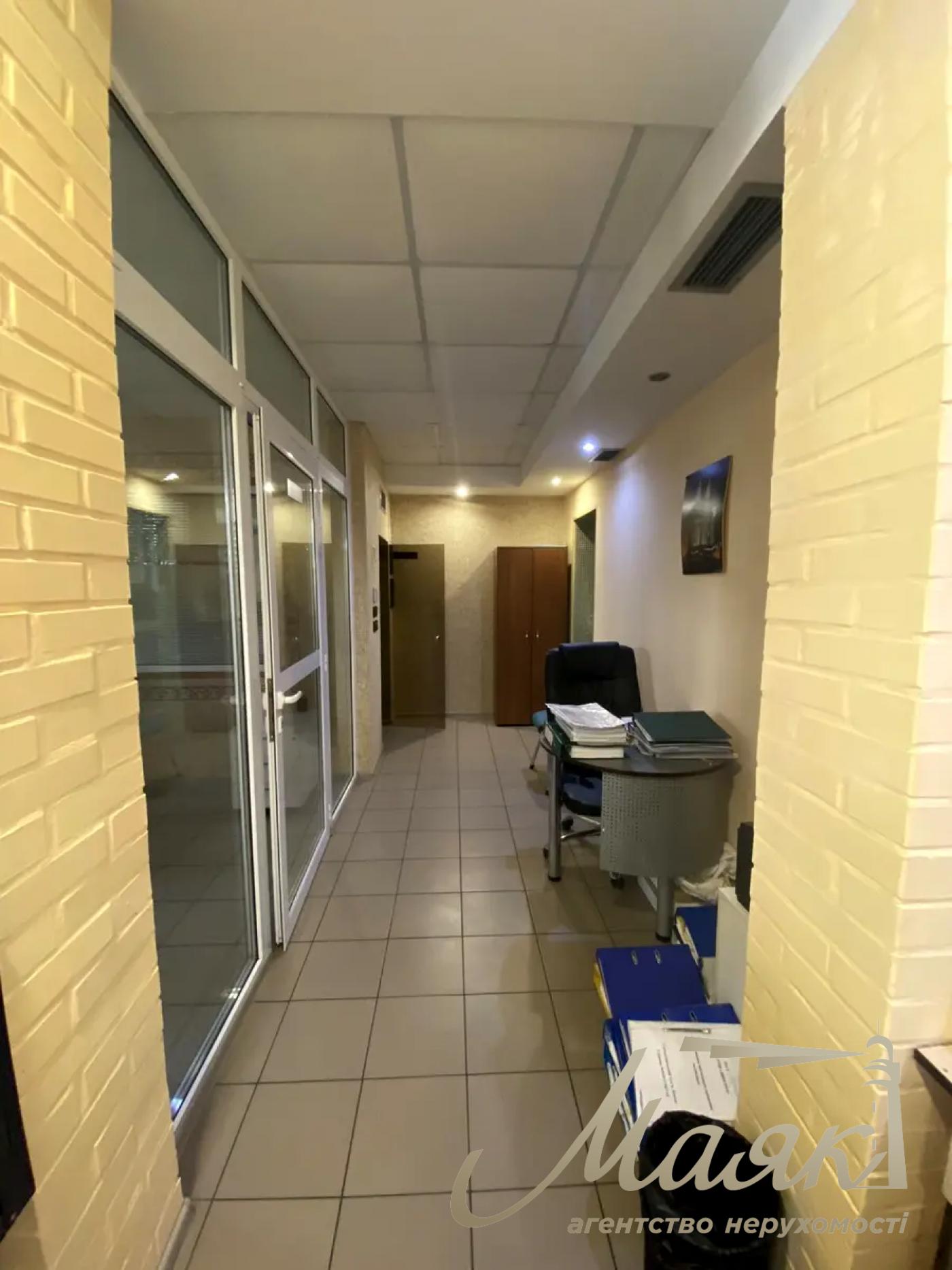 Office for rent 230m2 Aleksa Tikhogo str. 89-A, Shulyavskaya.