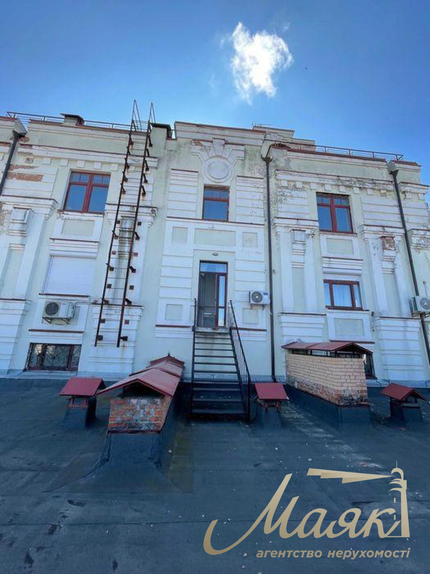 Аренда 3-комнатной квартиры в элитном доме на ул. Ирининская