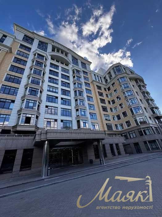 Оренда офісу площею 250 м² / Бізнес-центр «Самміт»