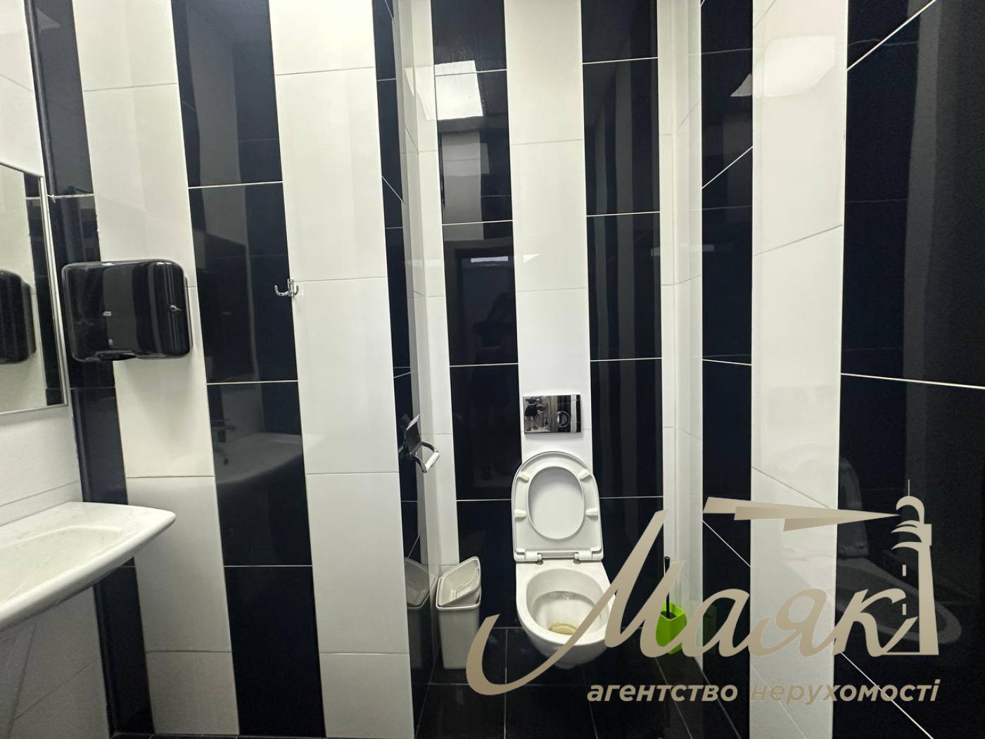 Оренда офісу площею 180 м² у бізнес-центрі «Доміно», вул. Нижній Вал, 51, Поділ.