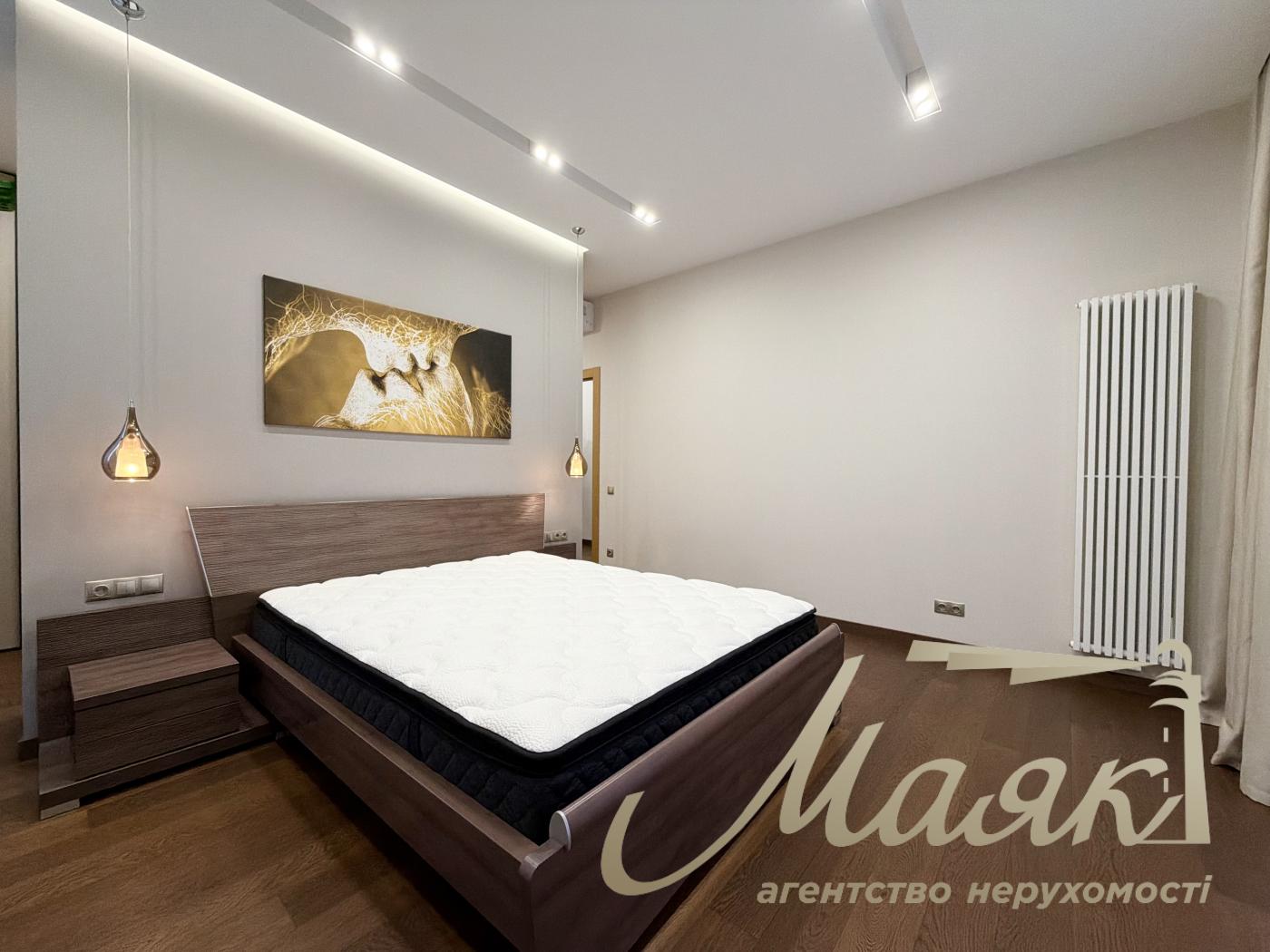 Rent 3-room apartment in LCD Novopecherskie Lipki str. Andriy Verkhoglyada (Mykhaila Dragomirov), 11-V