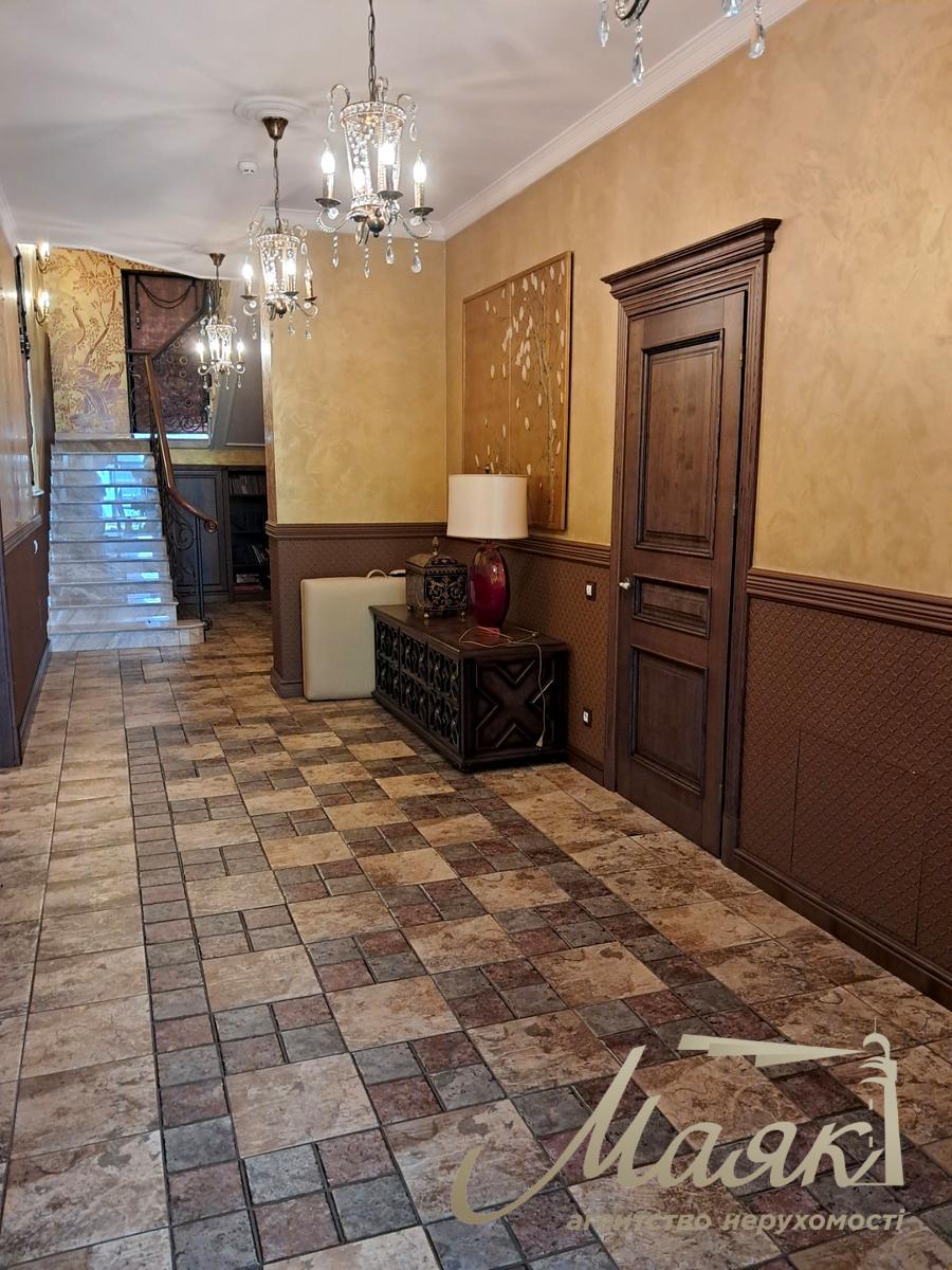 Оренда будинку/резиденції площею 420 м² у Старих Безрадичах, вул. Підгірна, перша здача, Обухівський напрямок, Київська область.