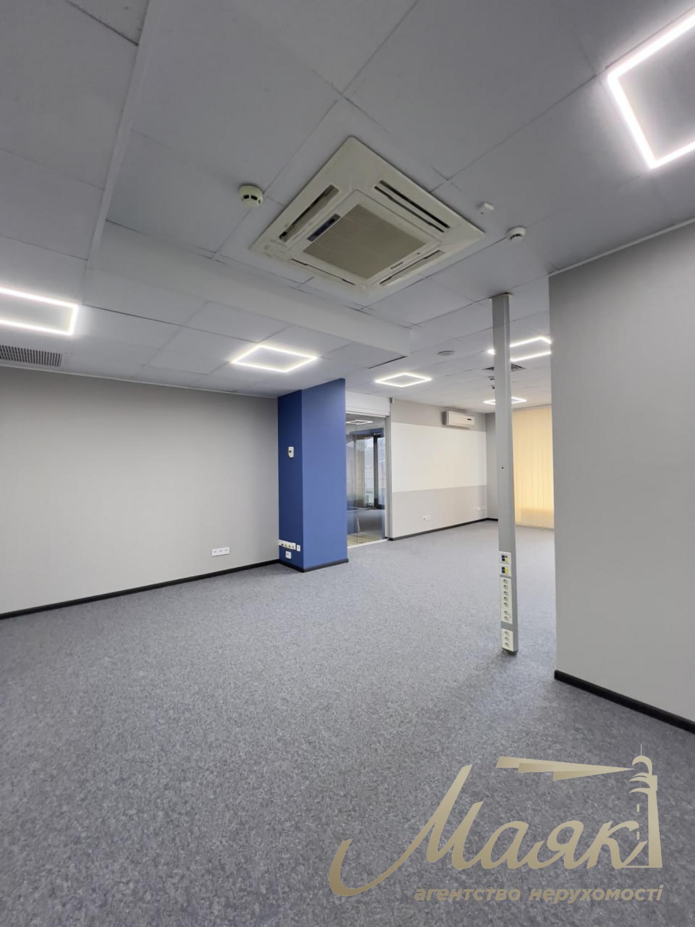 Rent office 650m2 in BC Panorama on Bolshaya Zhitomirskaya street 20, Golden Gate.