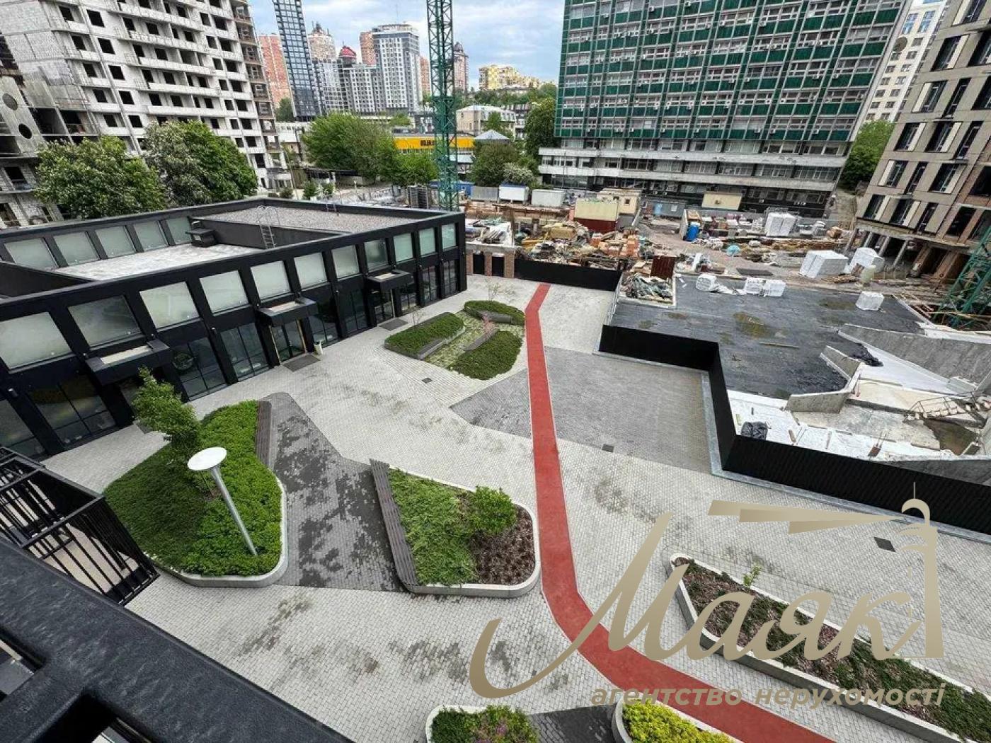 Продажа 4-комнатной квартиры ЖК Тринити, ул. В. Тютюнника