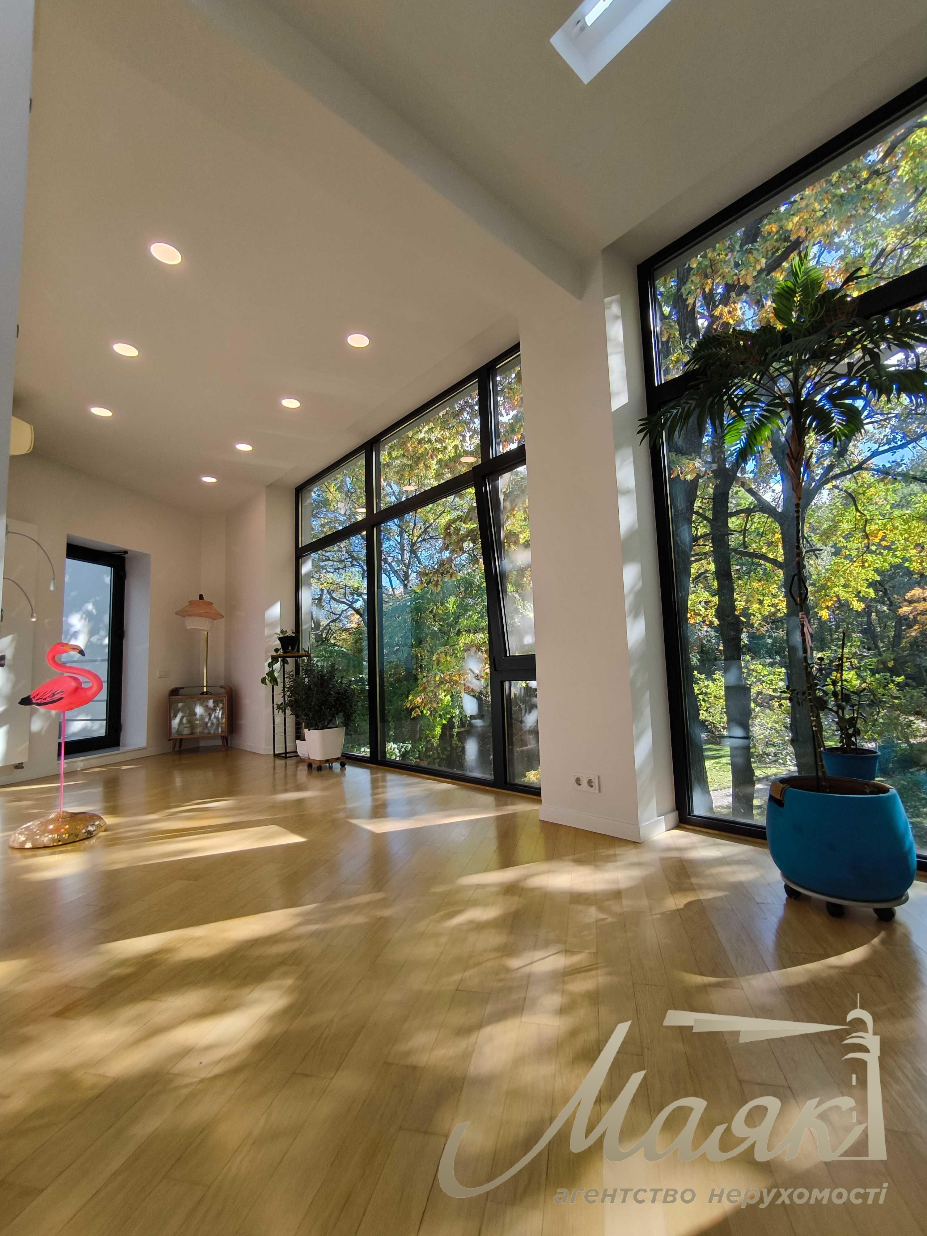 Продажа дома 390м2 среди заповедного парка рядом с Киевом