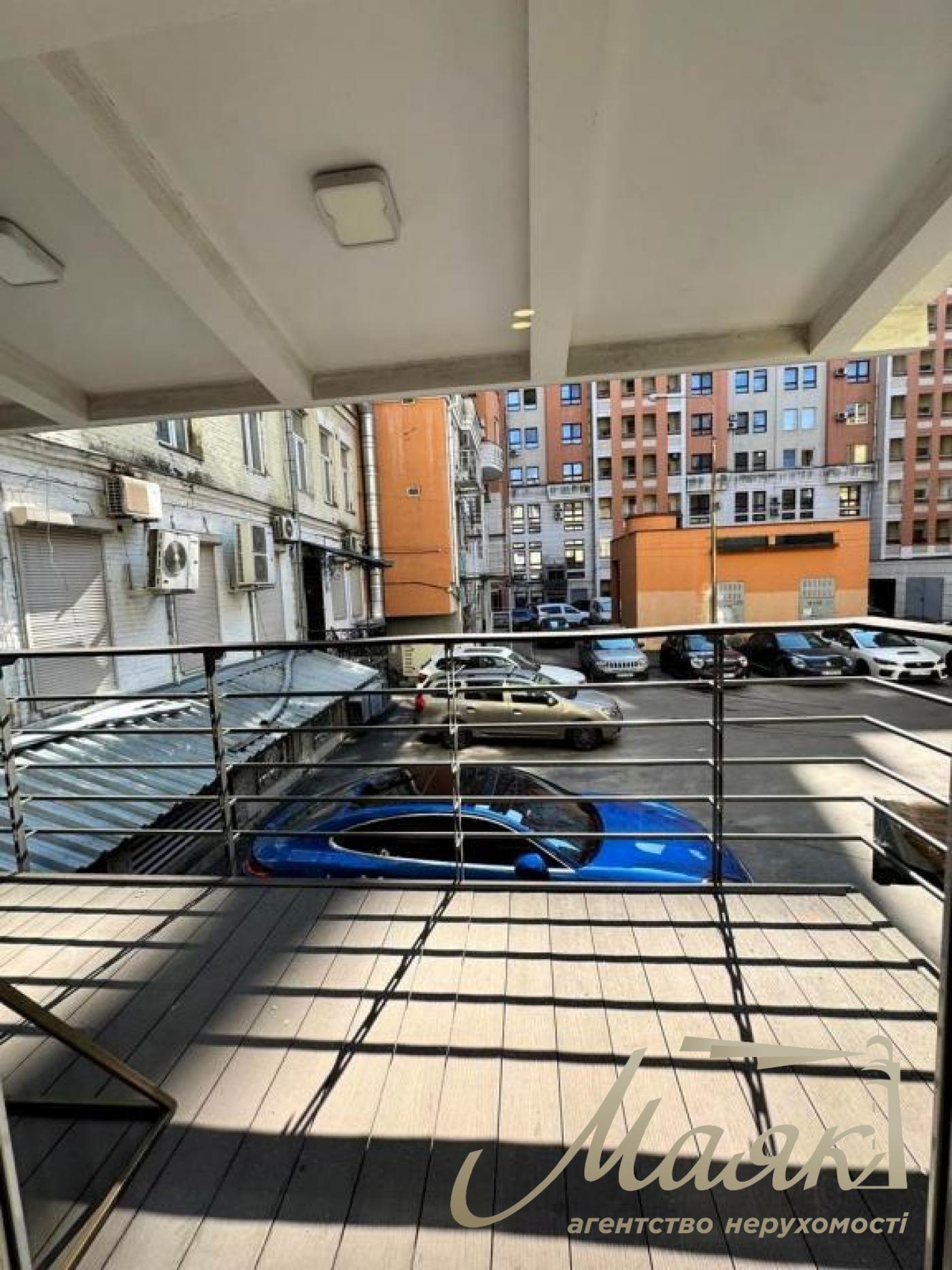 Оренда фасадного комерційного приміщення в центрі, вул. Саксаганського