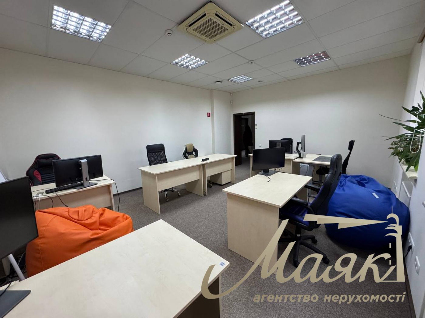 Office for rent 334m2 in BC Britannia Krasilovskaya str. 11, Goloseevsky district.