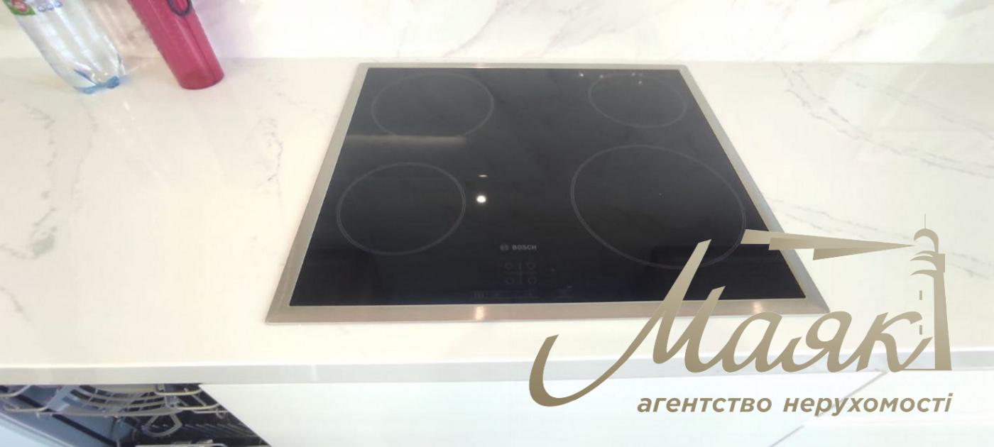 2-bedroom apartment for sale in the Podil Plaza & Residence residential complex, Hlubochitska Street