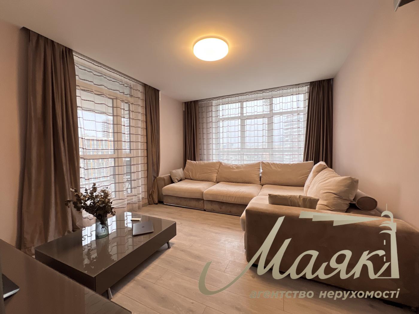 Аренда трехкомнатной квартиры в ЖК Central Park по ул. Джона Маккейна 7