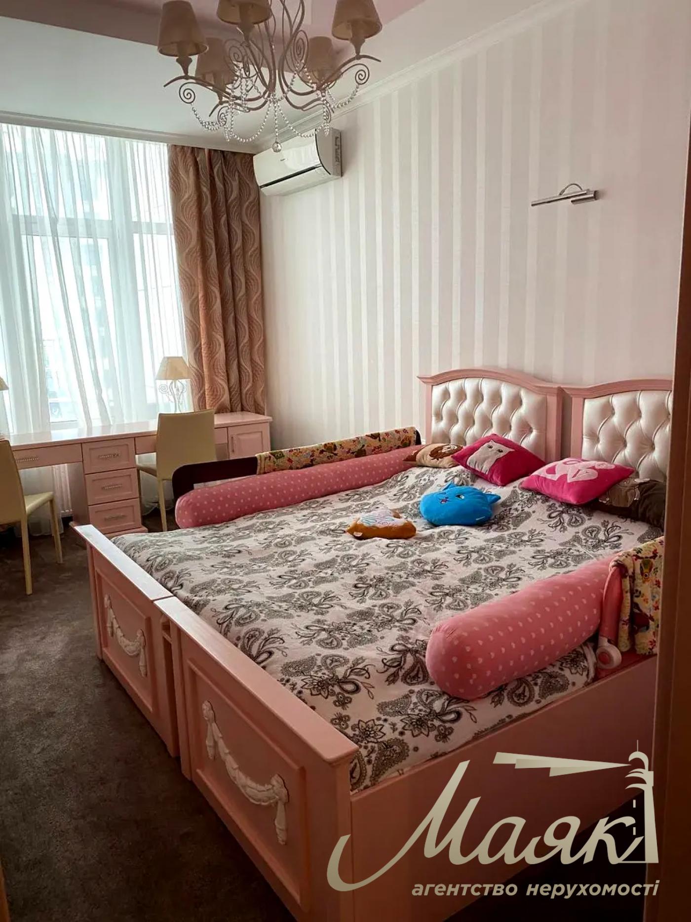 Оренда 4х квартири 153 м², вул. Андрія Верхогляда, Печерськ