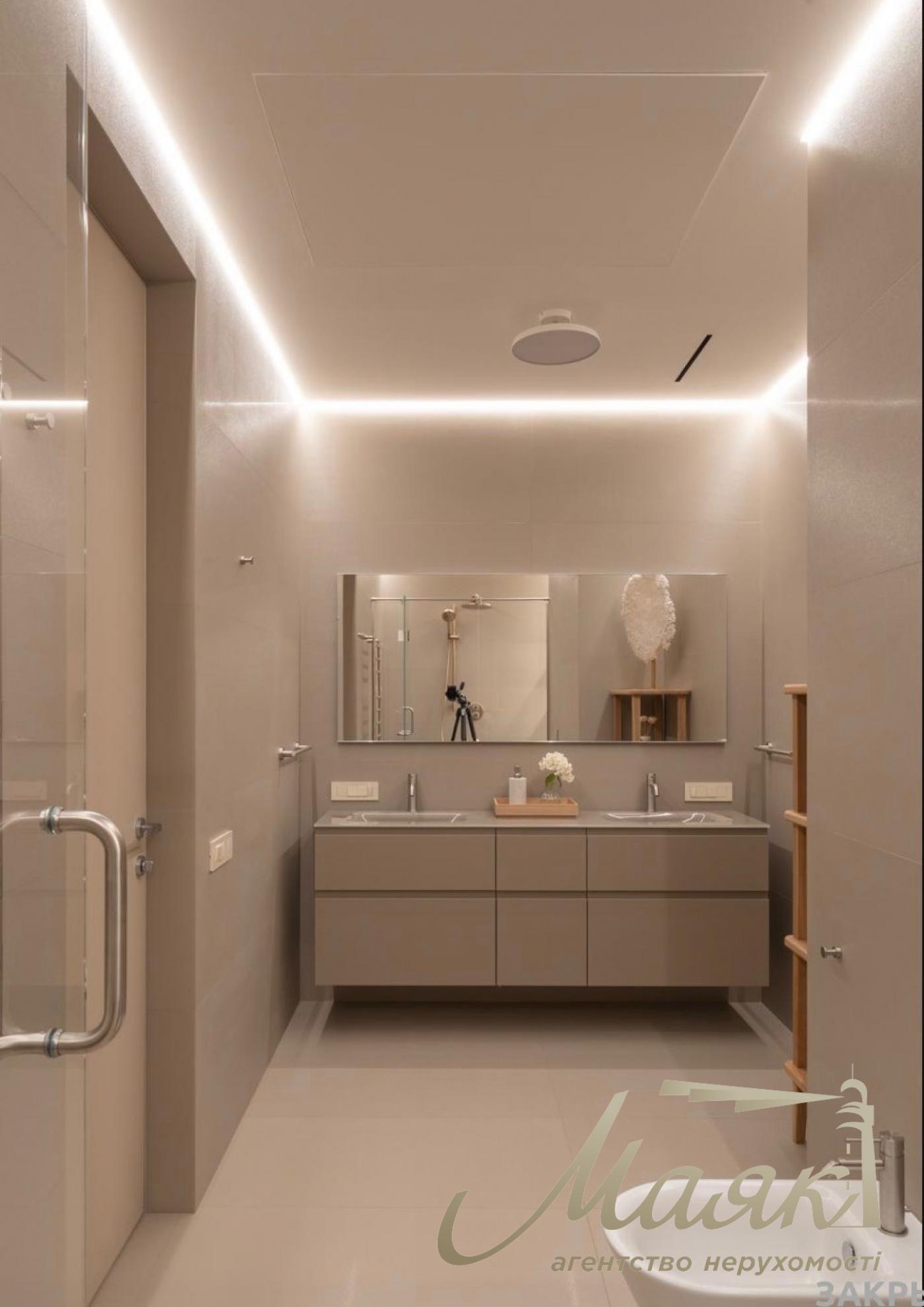 Продаж квартири в ЖК Да Вінчі, вул. Олеся Гончара 35, історичний центр Києва