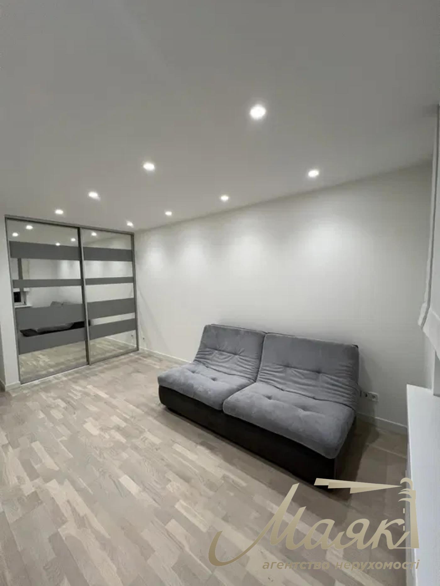 Rent 2-bedroom apartment 112m2 LCD Zlatoustovsky, Dmitrievskaya str.