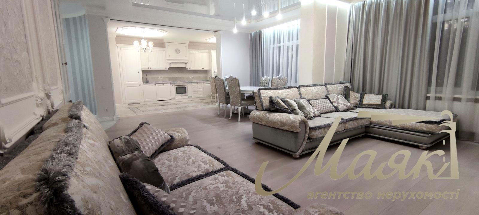 For sale 5-room apartment 210 m² in LCD "Novopecherskie Lipki" (Verkhoglyada street, former Dragomirova, 11) Pechersk district, Kiev.