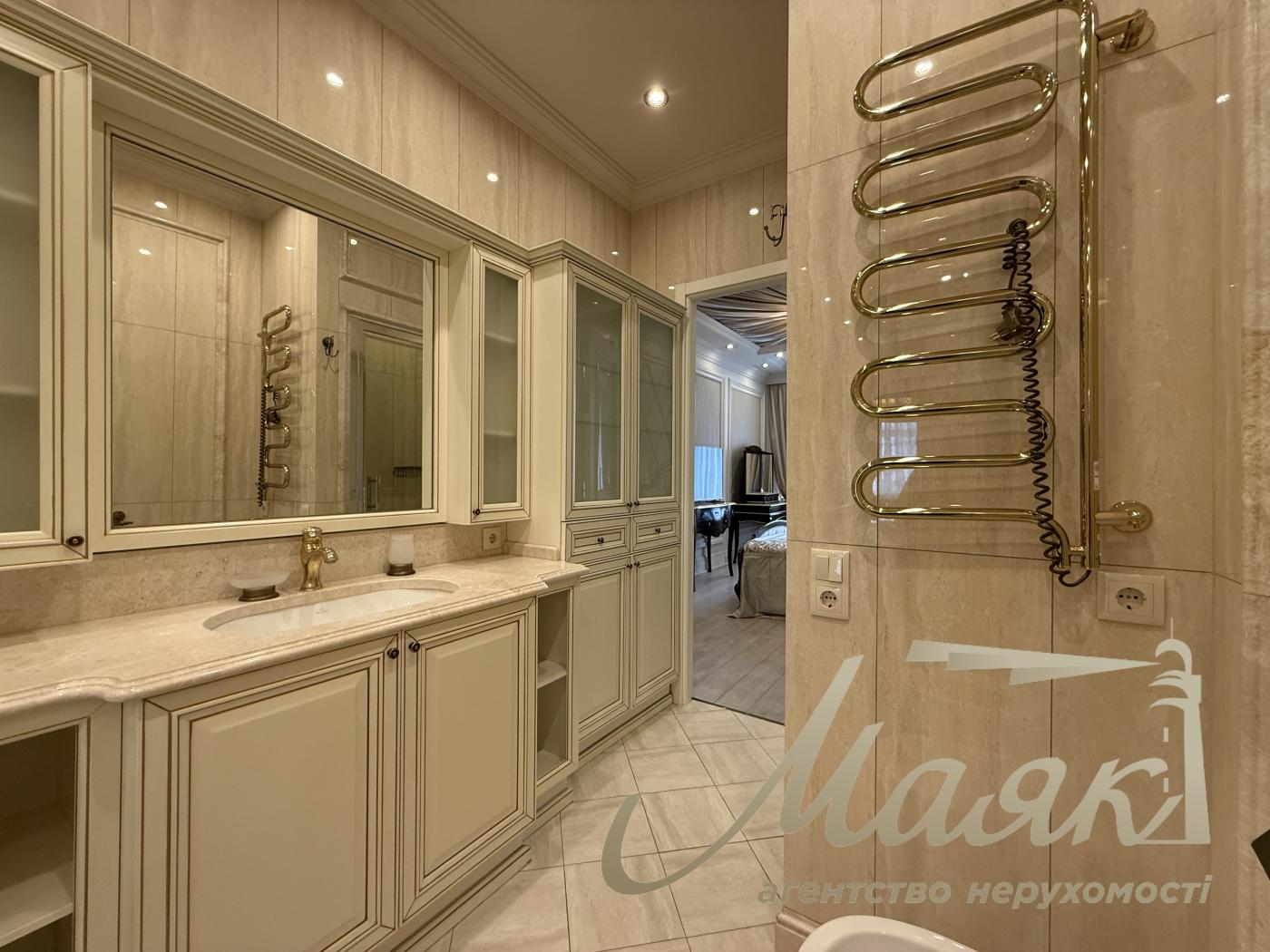 Продаж квартири в ЖК Новопечерські Липки, вул. Андрія Верхогляда, Печерськ, Київ