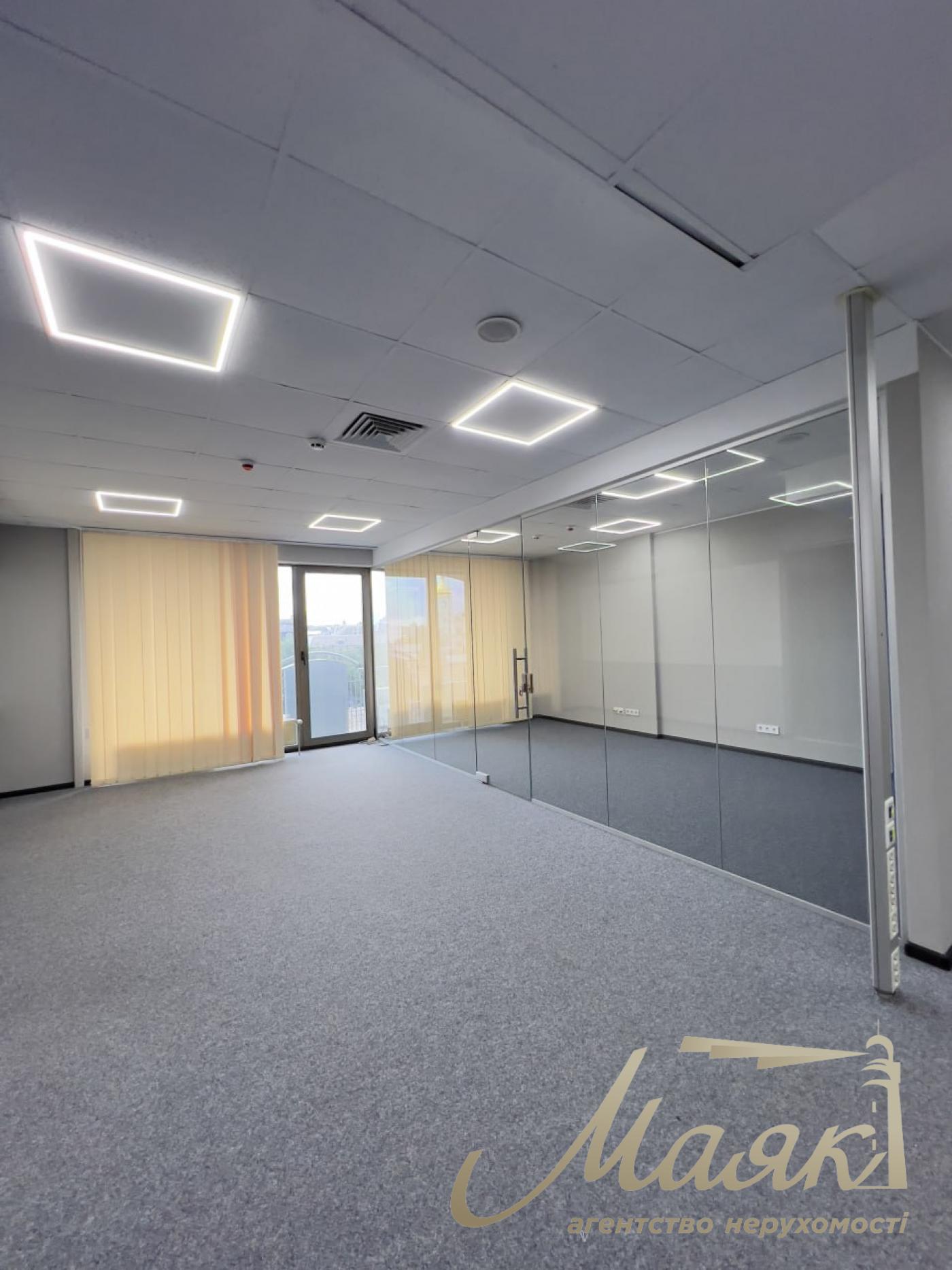 Оренда офісу 650м2 в БЦ Панорама по вул.Велика Житомирська 20, Золоті Ворота.