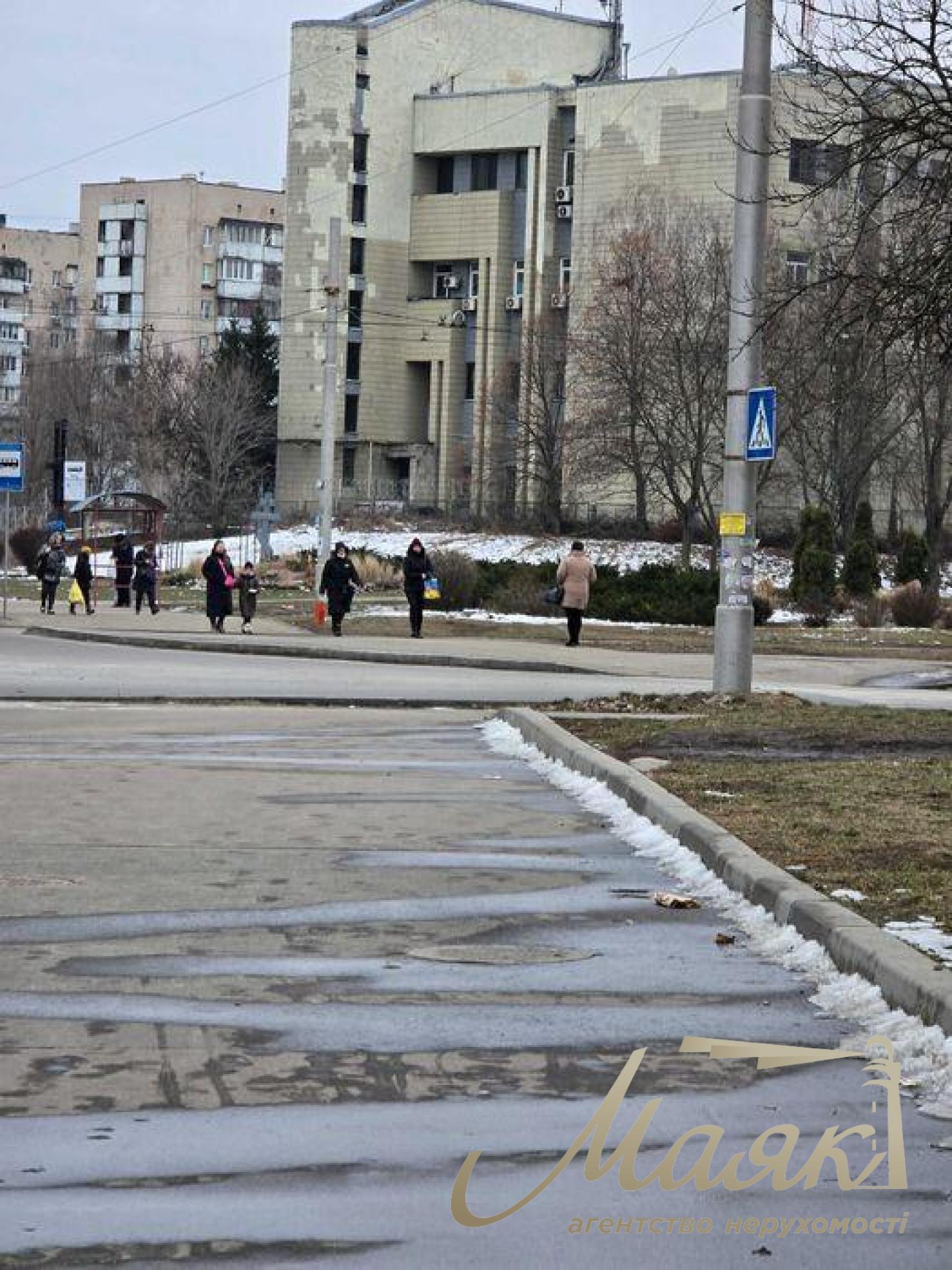 Оренда фасадного приміщення 175 м.кв. Святошинський р-н