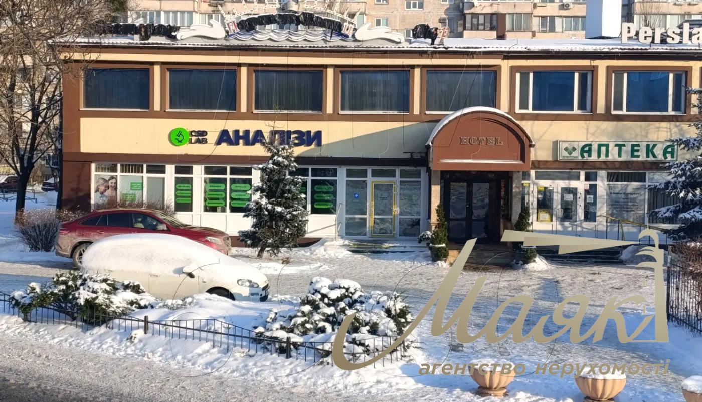 Аренда фасадного помещения 147 м.кв. ул. Полка Азов, Оболонь