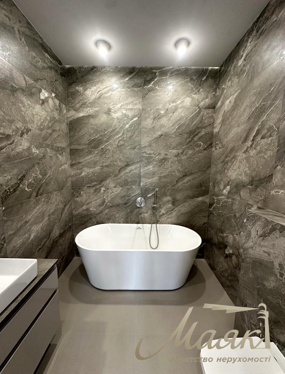 Продаж сучасного будинку 172м2 у закритому КМ Лісники, поруч ліс