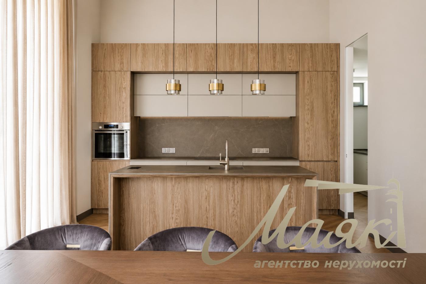 Продаж сучасного будинку площею 250 м² з авторським ремонтом | Ділянка площею 20 соток та басейн у смт Козин / Конча-Заспа, Обухівський напрямок, Київська область