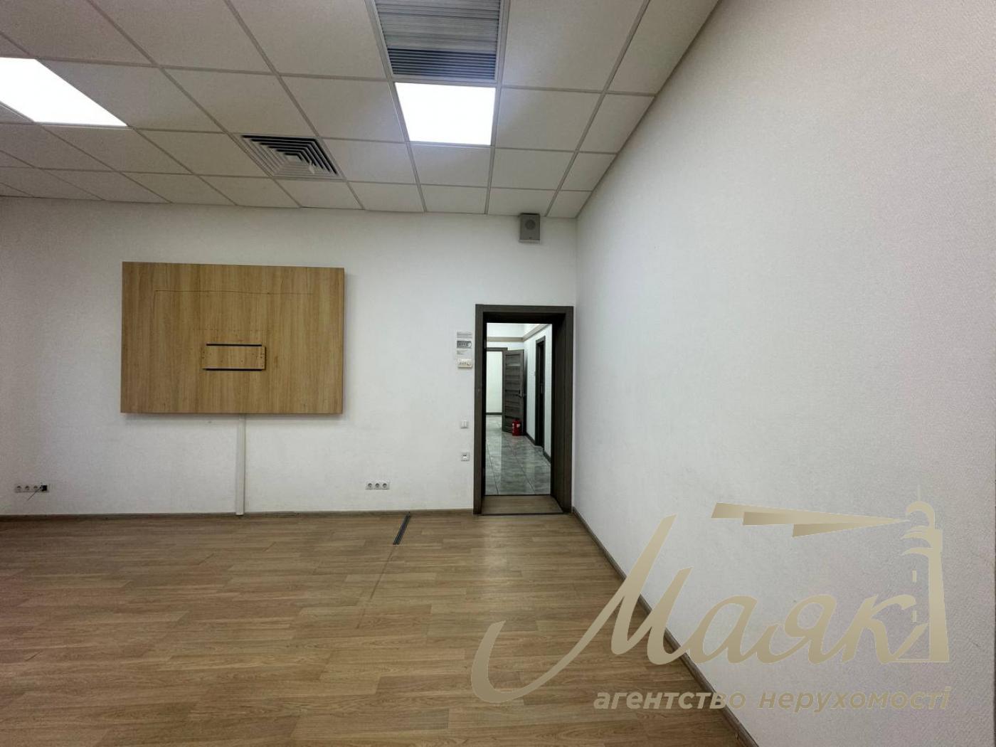 Оренда офісу площею 180 м² у бізнес-центрі «Доміно», вул. Нижній Вал, 51, Поділ.