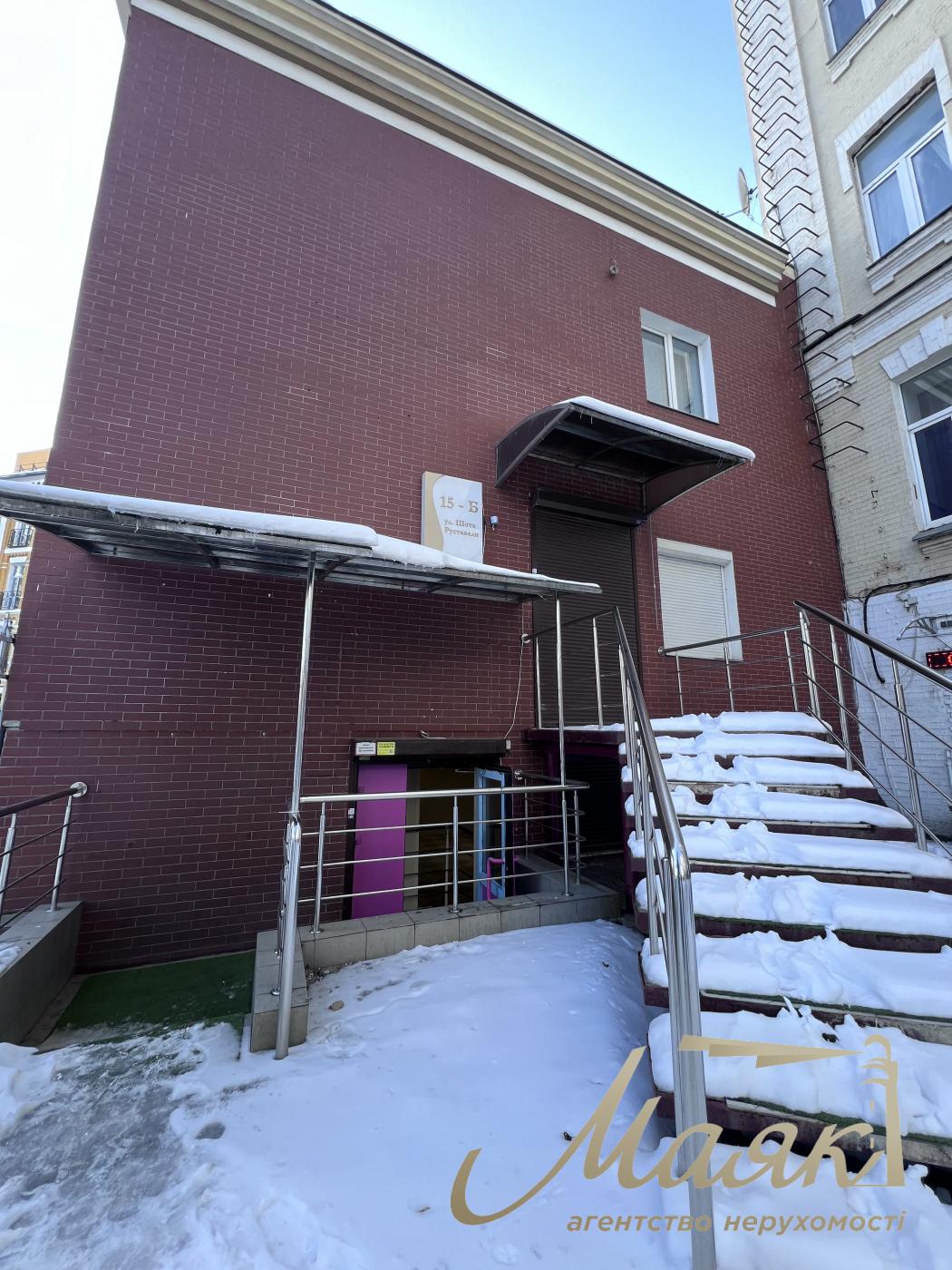 Оренда фасадного приміщення 156м2, Шота Руставелі 15.