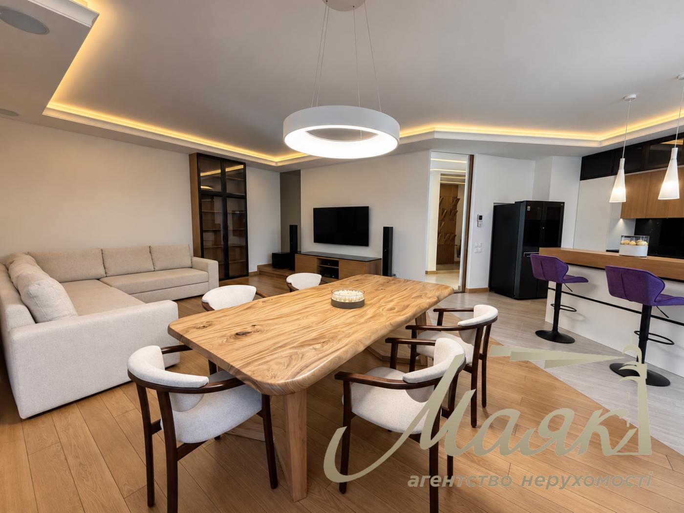 For Sale: A 4-room apartment in the "French Quarter" residential complex, Saperne Pole Street, Pechersk