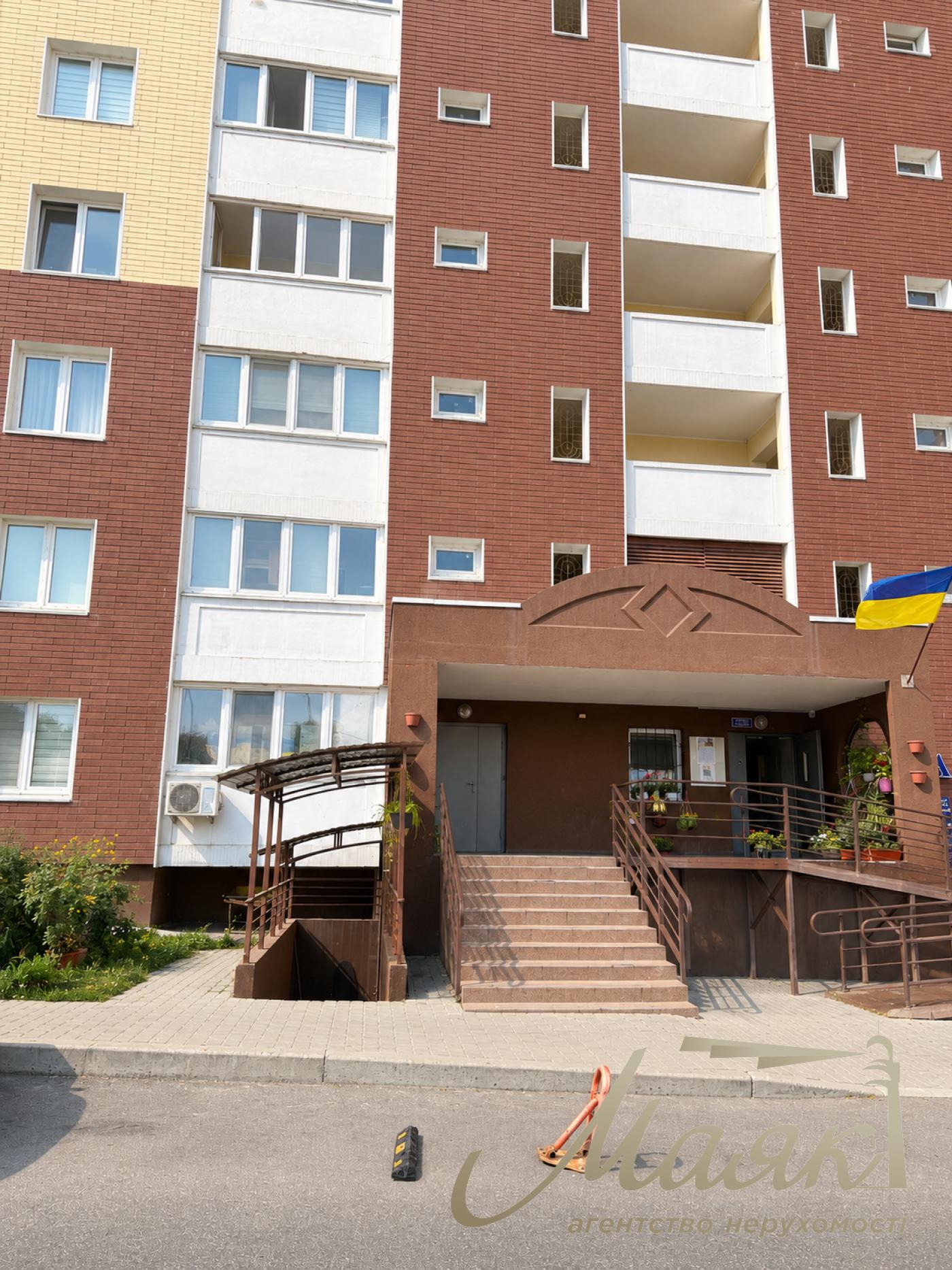 Продажа видовой 1-комнатной квартиры 54,4 м² , ЖК The Lakes , Голосеевский район, Киев,по адресу переулок Ясиноватский, 11.