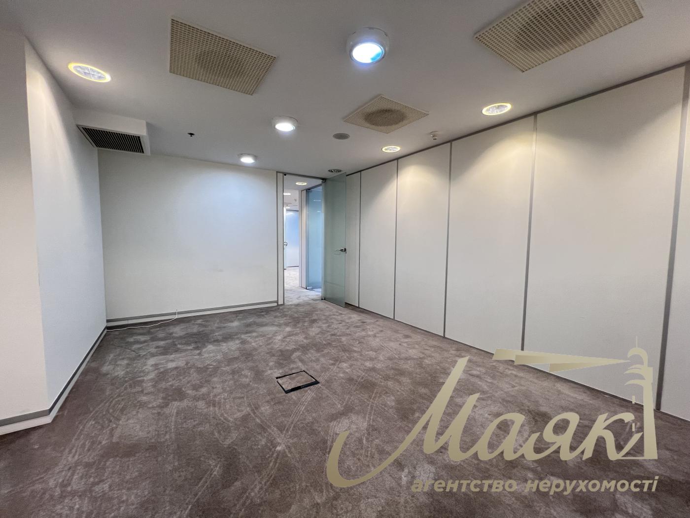 Оренда офісу 77 кв.м в БЦ Леонардо по вул. Богдана Хмельницького 52/17