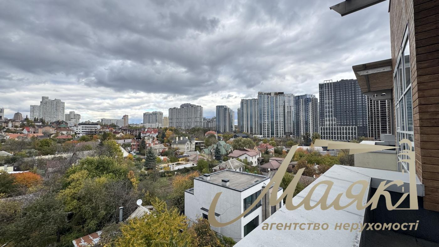 Продаж офісної будівлі в живописном районІ! Ул. Верхнегорская. Центр. Киев