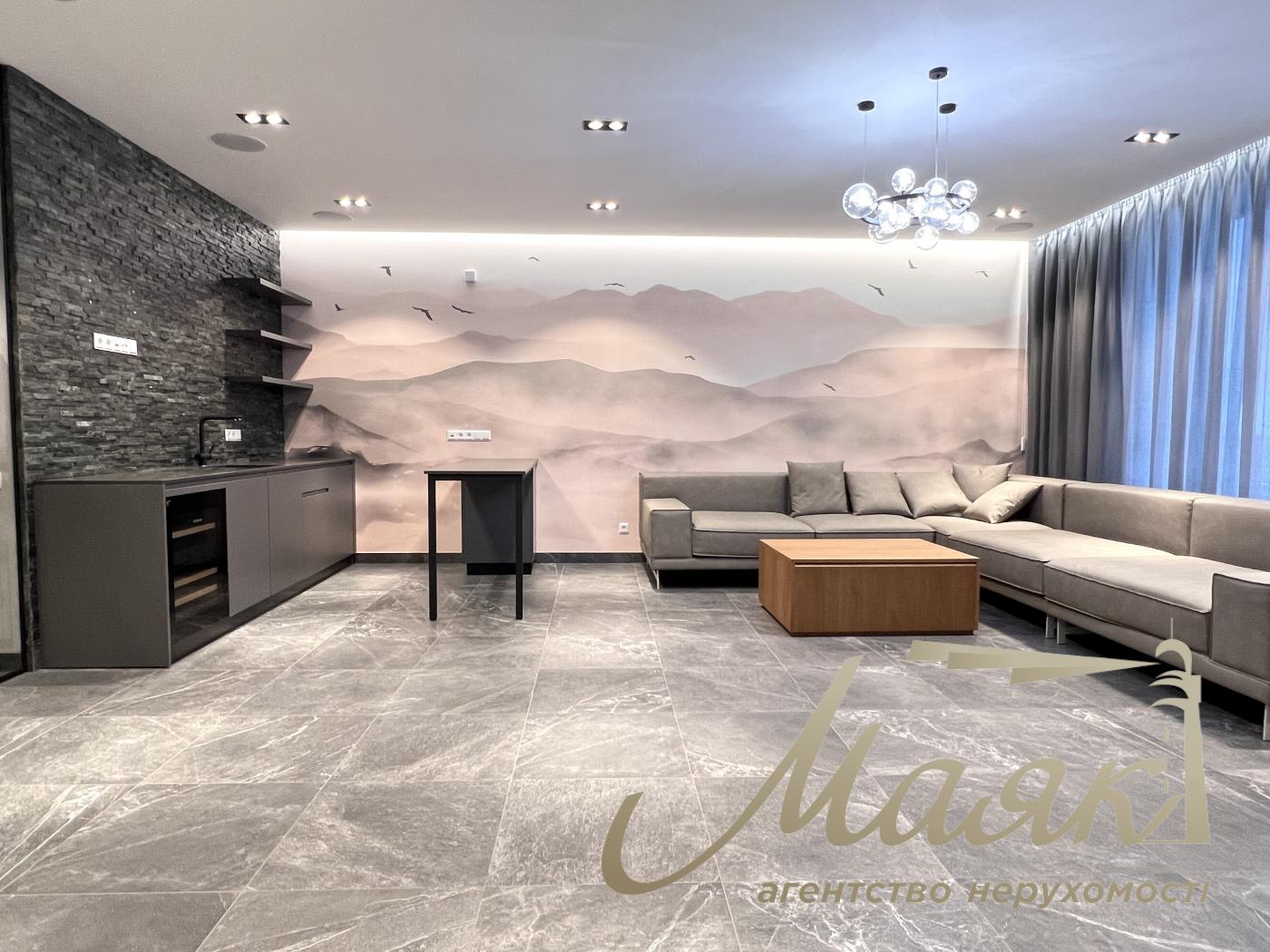 Оренда заміського будинку на Осокорках у котеджному містечку "Блакитна Лагуна"