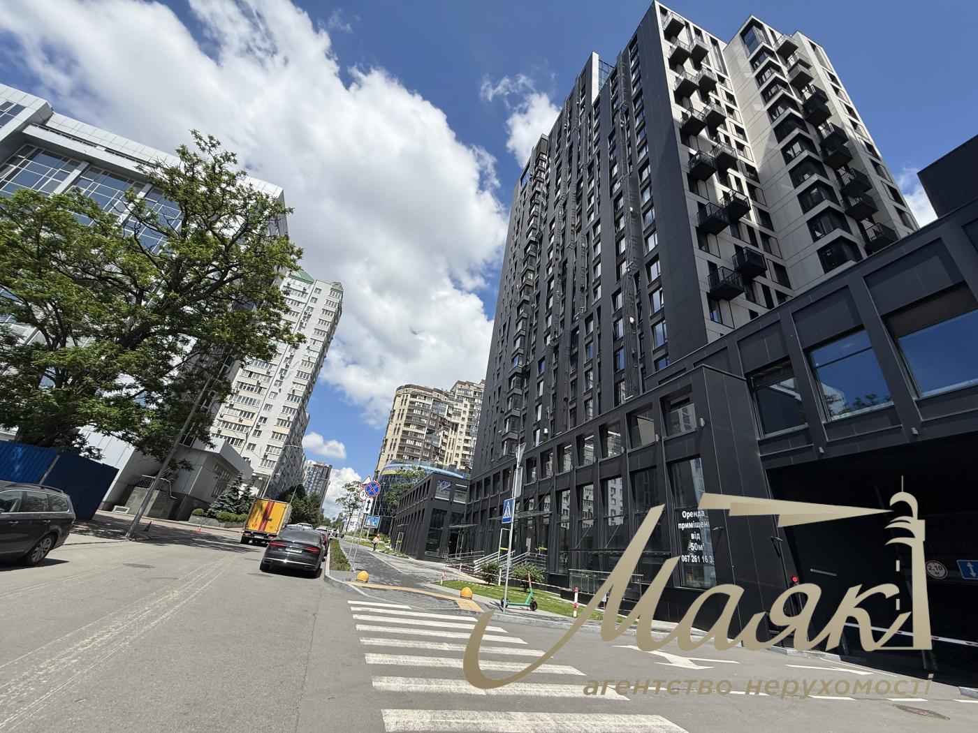 Rent of façade premises 155 m2 in TRIIINITY residential complex, st. Barbusse Henri