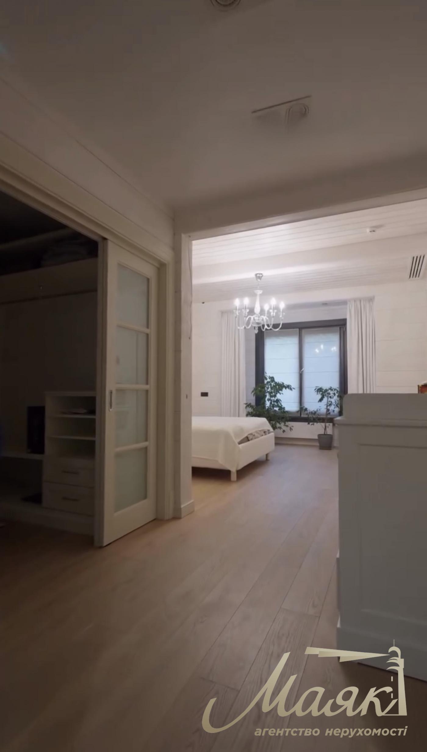 Продажа стильного 5-комнатного дома 377 м² в хуторе Мриги, Конча-Заспа, Голосеевский район Киева