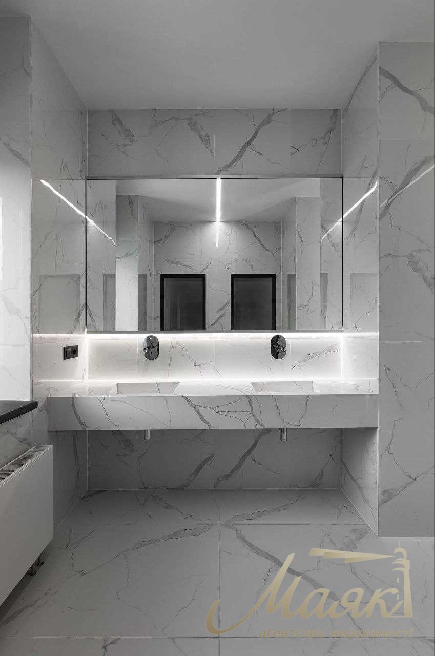 Rent office 281 sq.m. m. Arsenalna, BC M8