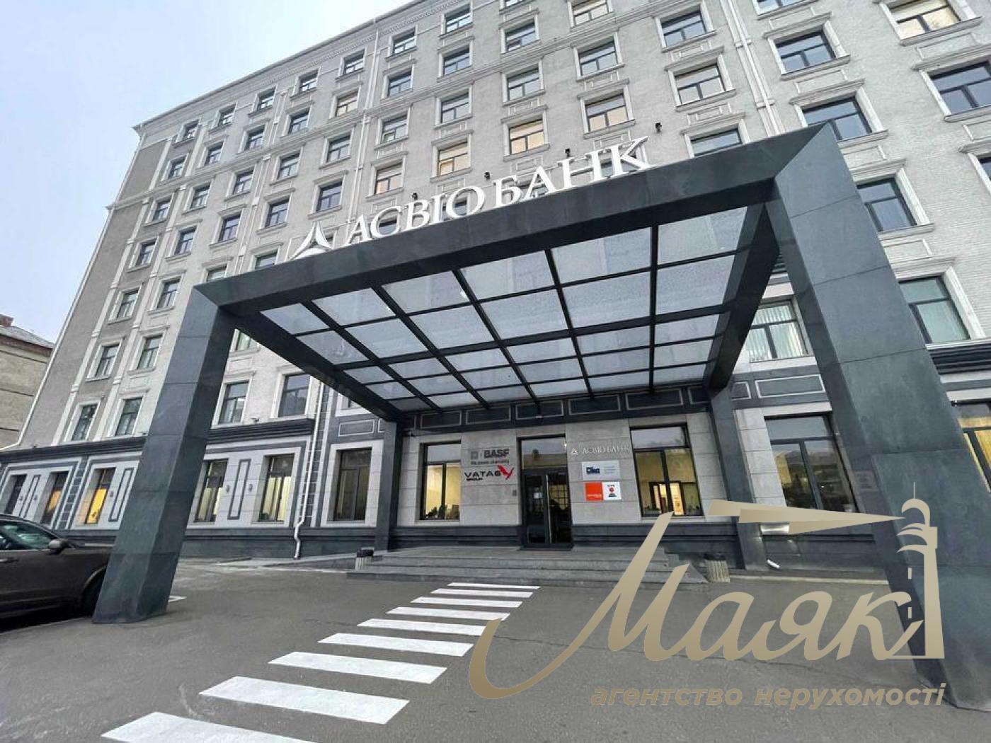 Office for rent 370 sq.m. sq.m. Mykhnovskyi Boulevard/Druzhbyba Narodiv, Pechersk