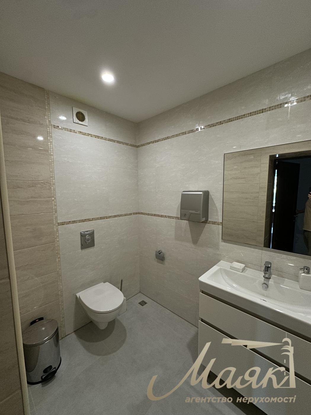 Оренда офісного приміщення з ремонтом (220 м²) на вул. Голосіївська, 7, корпус 1