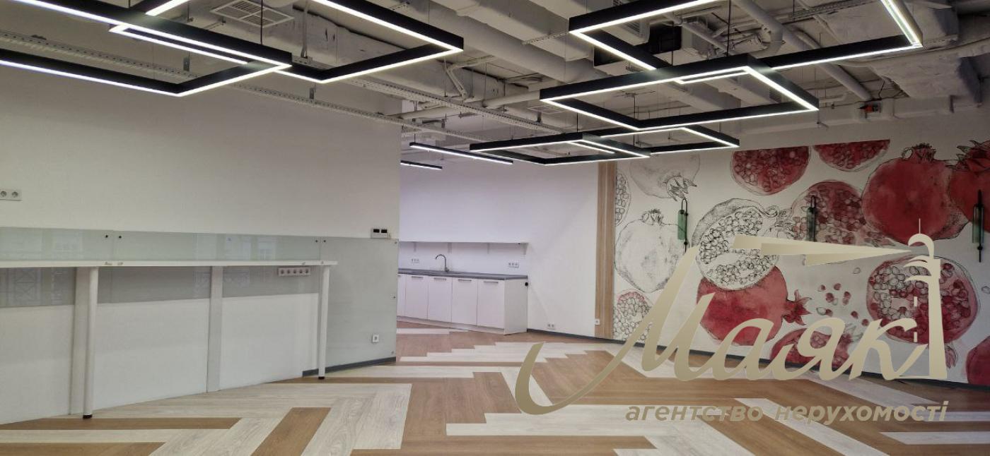 Rent Office 960 m2 in BC "Astarta", Naberezhno-Kreschatitskaya street, Podol.